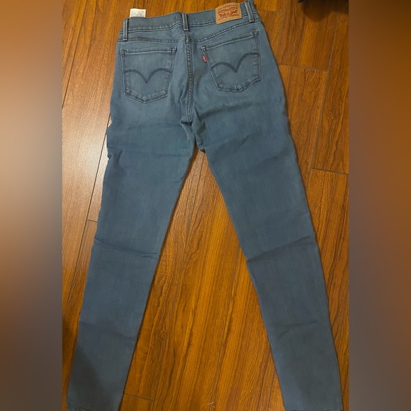 Women’s Levi’s - Picture 3 of 3